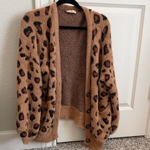 Cozy Leopard Print Women's cardigan